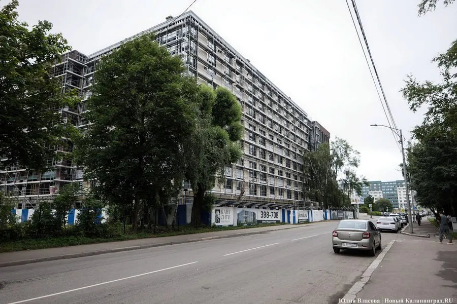 В историческом центре Калининграда крупный жилой комплекс возведён без археологических раскопок — по словам исследователей, потеряны находки и слои, датируемые вплоть до XIII века.