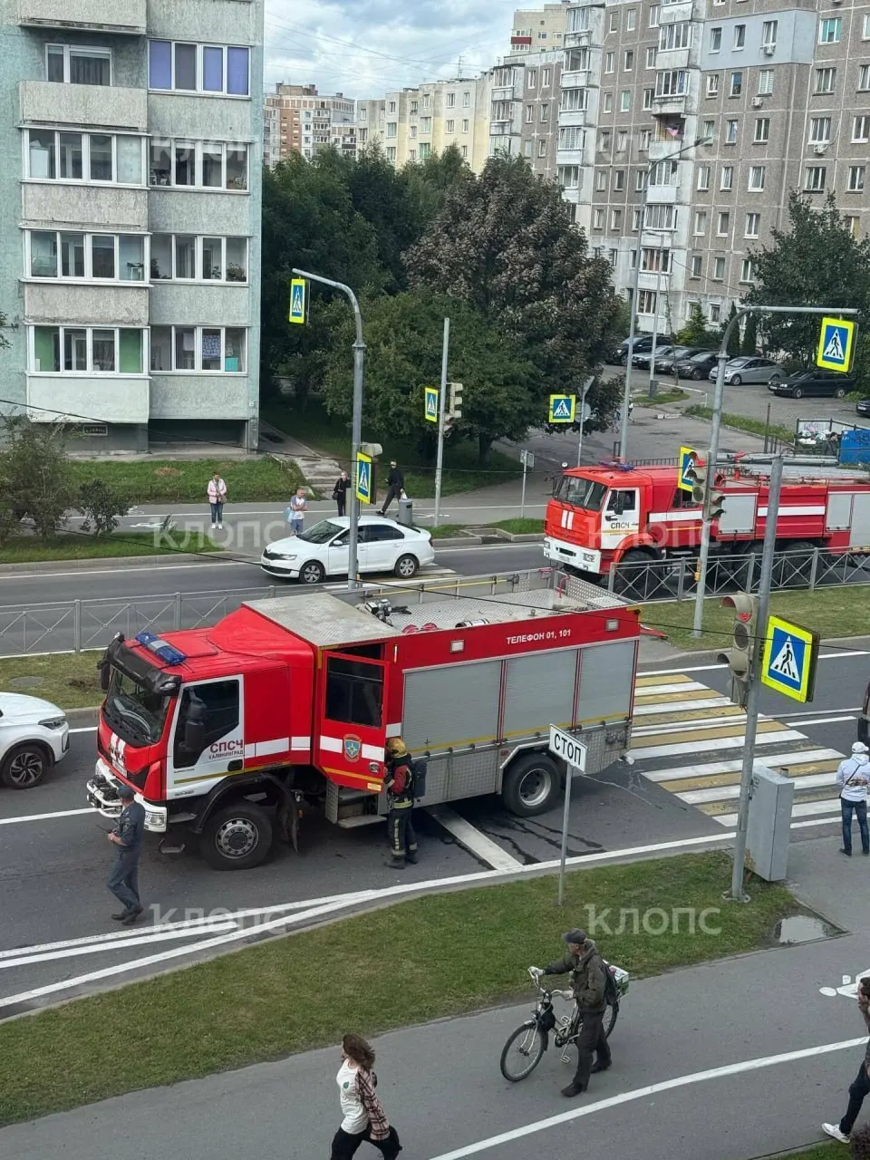 27 июля на улице Генерала Челнокова рядом с ТЦ «Экватор» загорелся автомобиль. По предварительным данным, пострадавших нет, на месте работают пожарные.