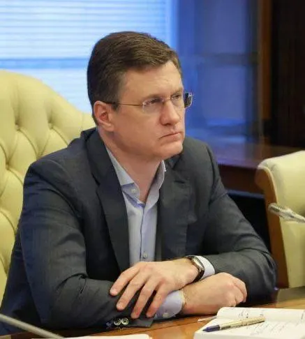 Заместитель председателя правительства провёл совещание по рынку топлива — главы регионов доложили о запасах, логистике и обеспечении экстренных служб; всем участникам поручено усилить мониторинг и координацию для недопущения сбоев.
