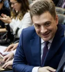 Коммунист Георгий Камнев обратился к Минпромторгу с просьбой снизить стоимость автомобилей LADA на внутреннем рынке, указав, что за границей они дешевле, чем в России, в том числе в Беларуси.