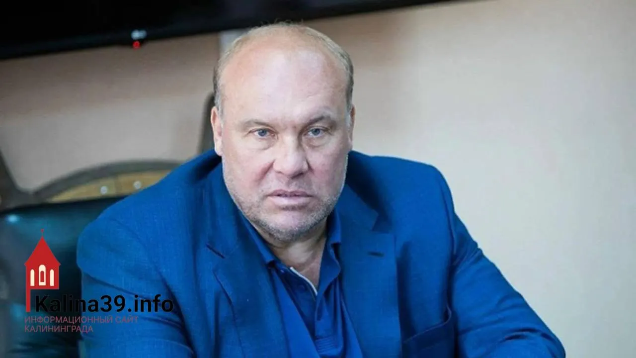 Сенатор Андрей Колесник призвал Россию перейти на военные рельсы и усилить удары по Украине на фоне участившихся атак беспилотников. Обсуждается сценарий возможного военного положения после выборов в Госдуму.