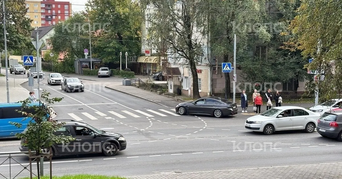 Новый регулятор улучшил движение на главной магистрали; дроны зафиксировали стабильные потоки, специалисты моделируют работу устройства.