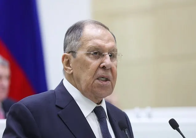 Лавров заявил, что закрытие дипломатических представительств в Европе на фоне инцидента с беспилотником свидетельствует об эскалации и незасвоенных уроках истории.