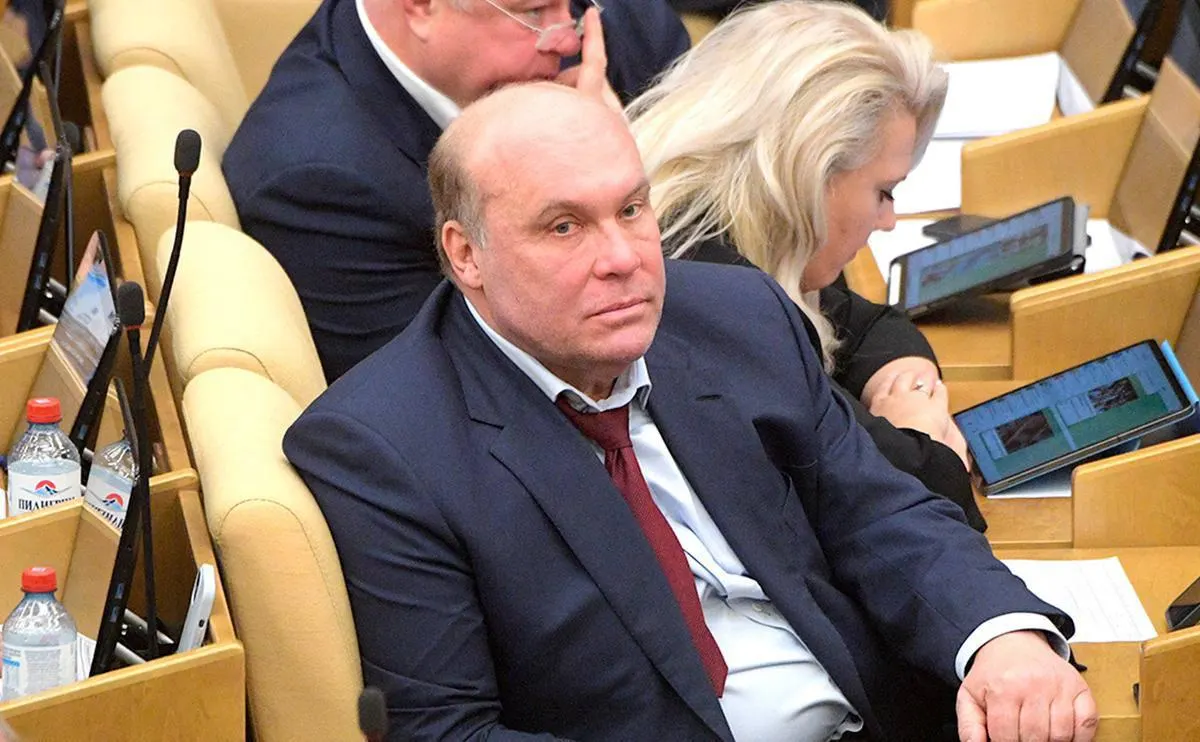 Депутат назвал сообщения о мобилизации слухами и заявил, что подобную информацию распространяют иностранные службы ради запугивания россиян.