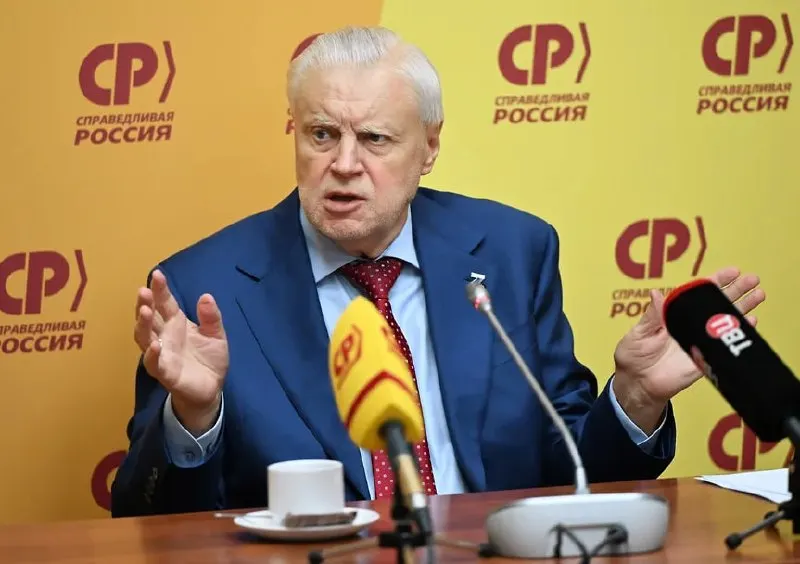 Лидер партии заявил о возвращении к работе, но руководство ведётся удалённо; причины падения поддержки частично связаны с экономическими и бытовыми трудностями вокруг специальной операции.