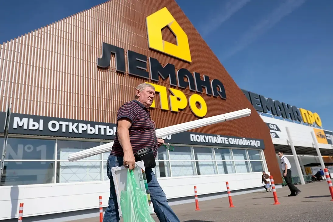 Активы группы FM Logistic в России переведены во временное управление через «Л.Е.В. Менеджмент» после указа президента. Назначен денис Исаев на пост руководителя Ле Монлид; в структуре произошли кадровые и корпоративные изменения, отражающие усиление госконтроля над логистическим сектором.