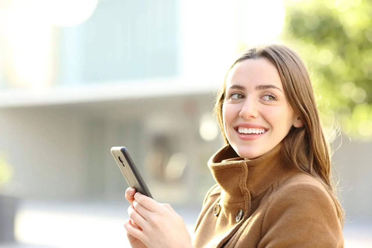 Исследование отраслевых аналитиков зафиксировало присутствие 5G в 27 городах; лидер по охвату — МТС, подключившая сеть в 21 городе, включая Калининград и Архангельск.