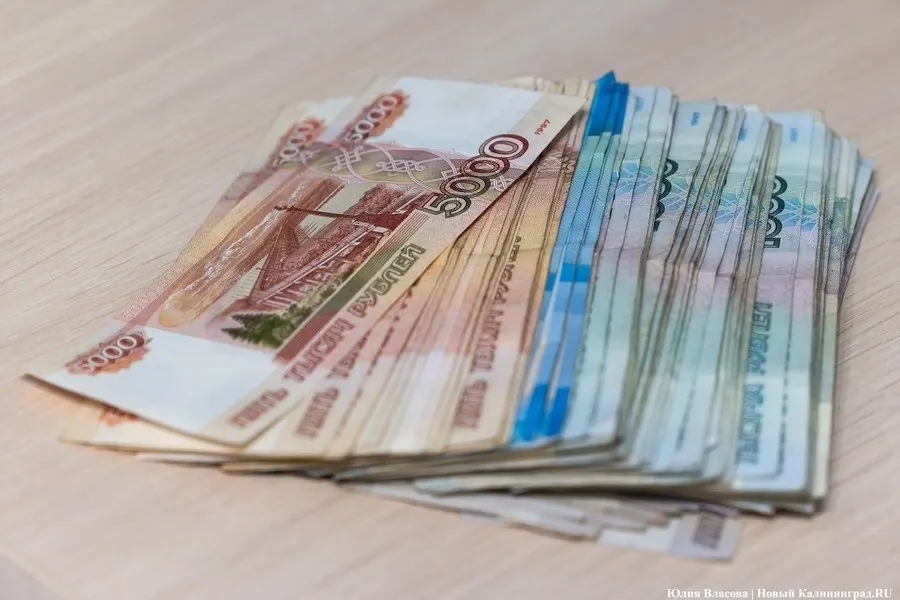 Калининградская область: женщины чаще берут кредиты, но среднемесячная сумма меньше; основная доля договоров приходится на заемщиков 25–45 лет; за год региональное кредитование выросло на 24%.
