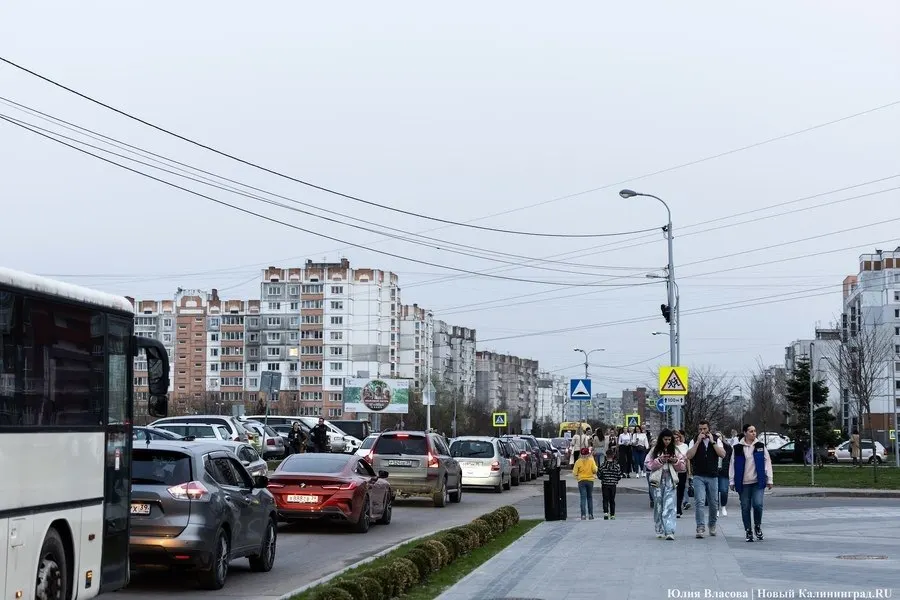 Эксперты отмечают, что длительные поездки в переполненном транспорте снижают работоспособность; регион готовит меры по деавтомобилизации и модернизации транспортной инфраструктуры.