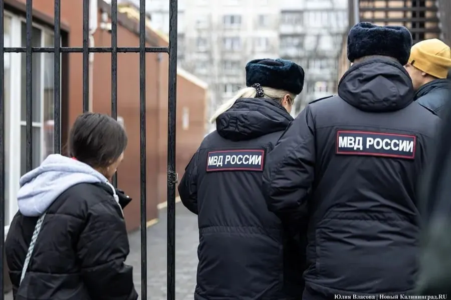 В регионе за период с 1 по 5 октября выявлено 128 нарушений миграционного законодательства; вынесены решения об административном выдворении в отношении 13 иностранцев, ещё 41 гражданин получил запрет на въезд; возбуждено три уголовных дела.