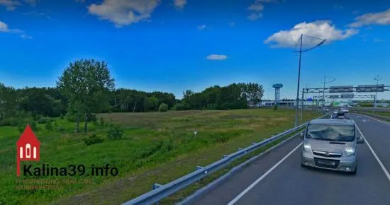 Кениг Девелопмент Групп получила заключение экспертизы по проекту торгового центра на арендной земле у выезда из Калининграда; участок площадью 7,8 гектара готовится к строительству под руководством Лейбовича и Акулова.